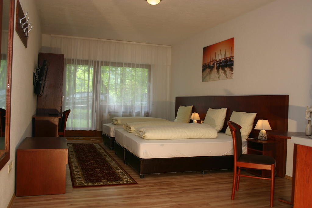 Apartment Traube Bad Urach Habitación foto