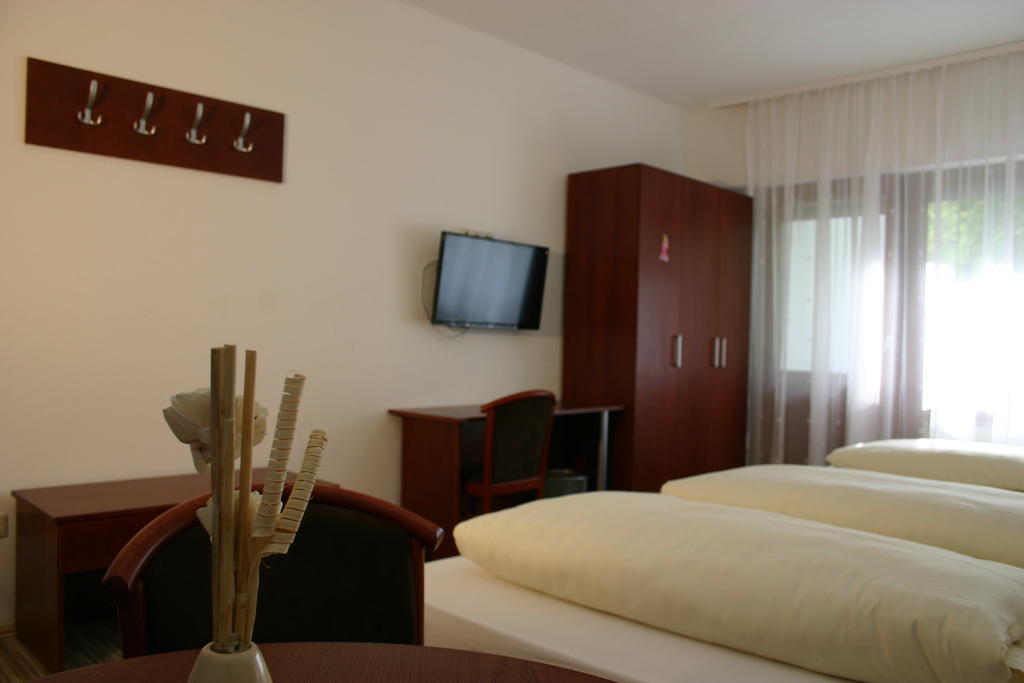Apartment Traube Bad Urach Habitación foto